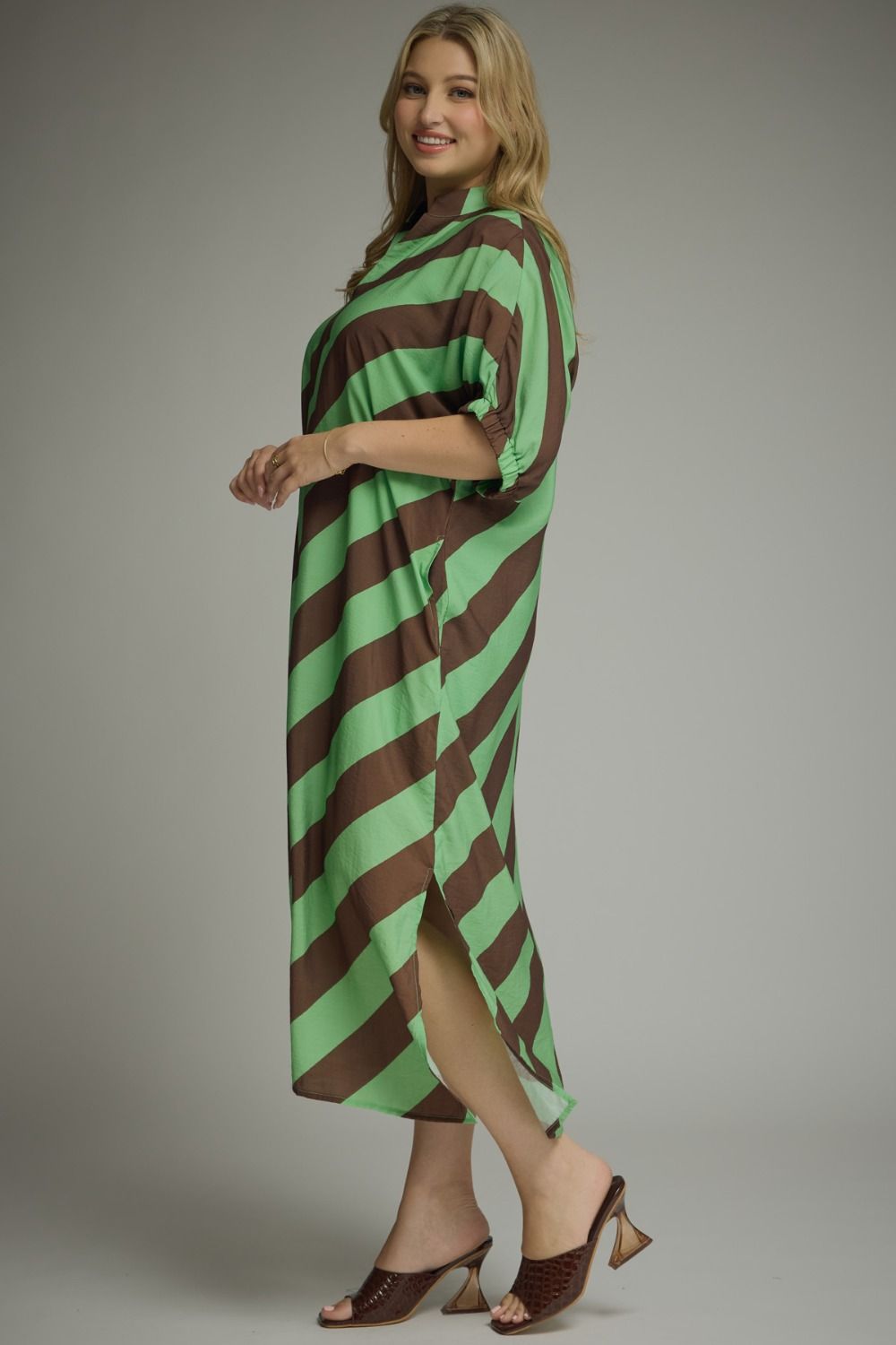 Solid Diagonal Stripe Short Sleeve Midi Dress